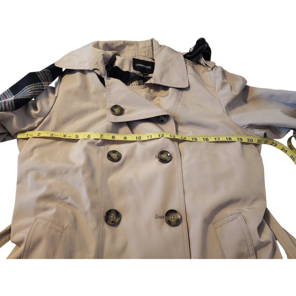 London Fog Trench Coat Womens XL Beige Belted Double Breasted Plaid Lined XL Wmn - Picture 6 of 14